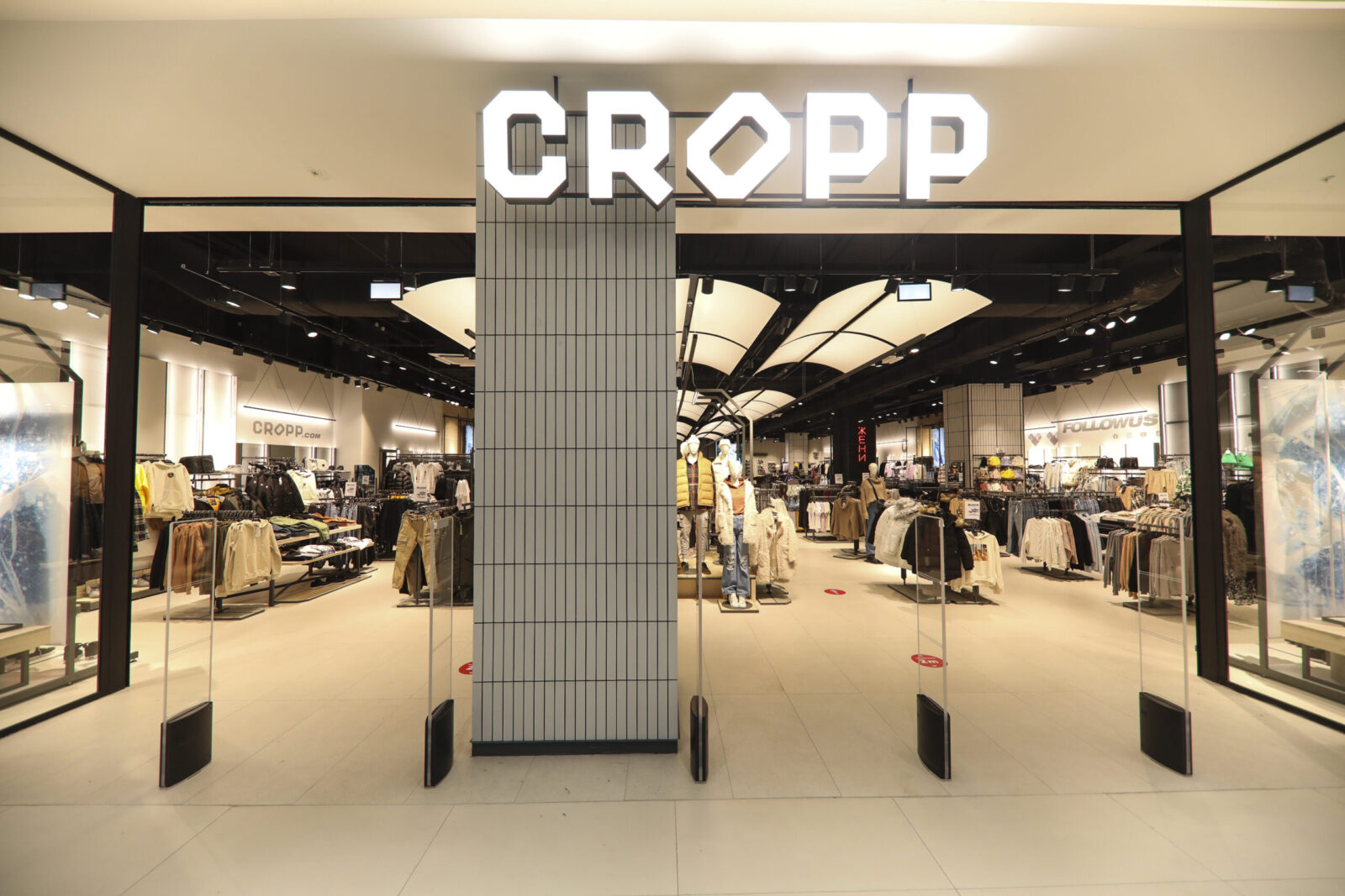 Street Smarts: How Cropp Turns Casual into Unstoppable Fashion